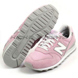 NWOT Pink Suede New Balance Sneakers